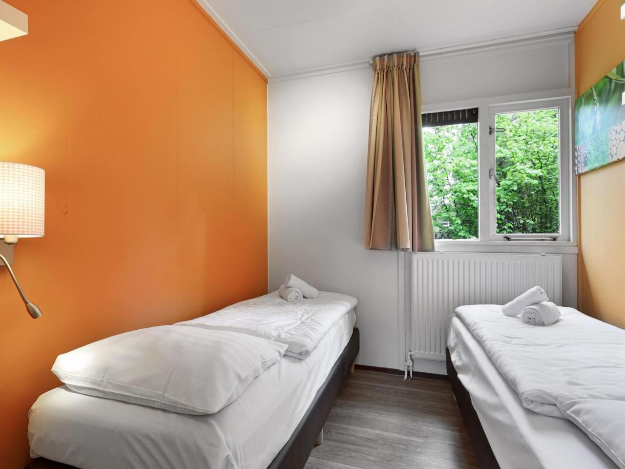 Comfort 6-Person Dog Bungalow In The Holiday Park Landal Heideheuvel Бикберген Номер фото