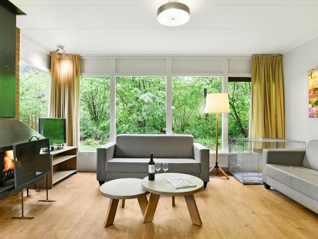 Comfort 6-Person Dog Bungalow In The Holiday Park Landal Heideheuvel Бикберген Экстерьер фото