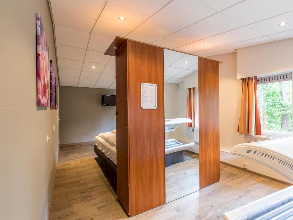 Comfort 6-Person Dog Bungalow In The Holiday Park Landal Heideheuvel Бикберген Номер фото