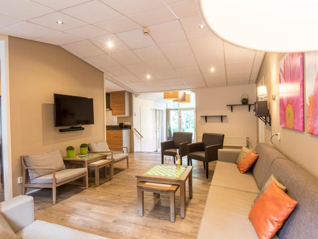 Comfort 6-Person Dog Bungalow In The Holiday Park Landal Heideheuvel Бикберген Номер фото