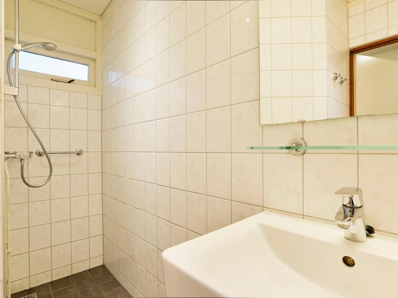 Comfort 6-Person Dog Bungalow In The Holiday Park Landal Heideheuvel Бикберген Экстерьер фото