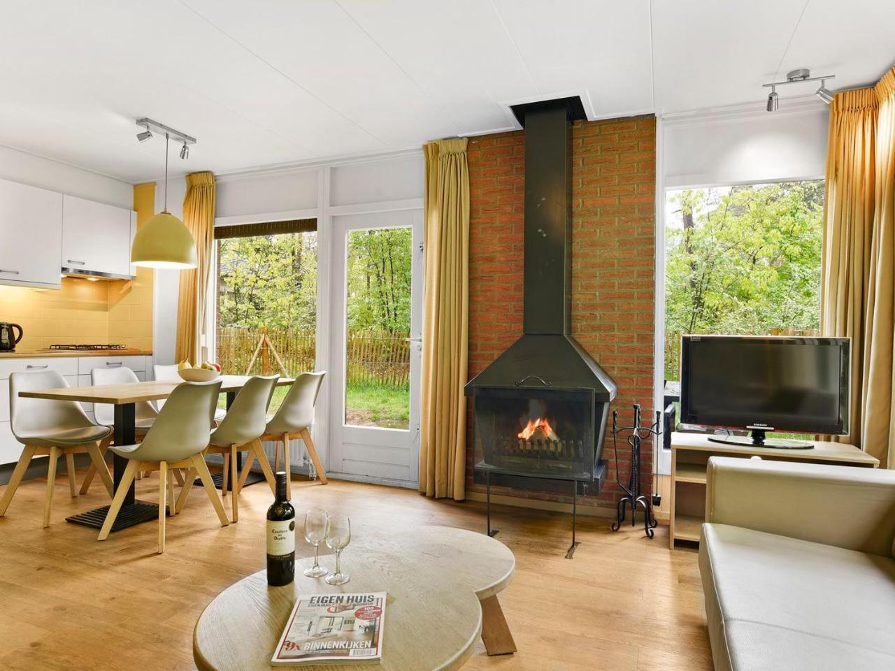 Comfort 6-Person Dog Bungalow In The Holiday Park Landal Heideheuvel Бикберген Экстерьер фото