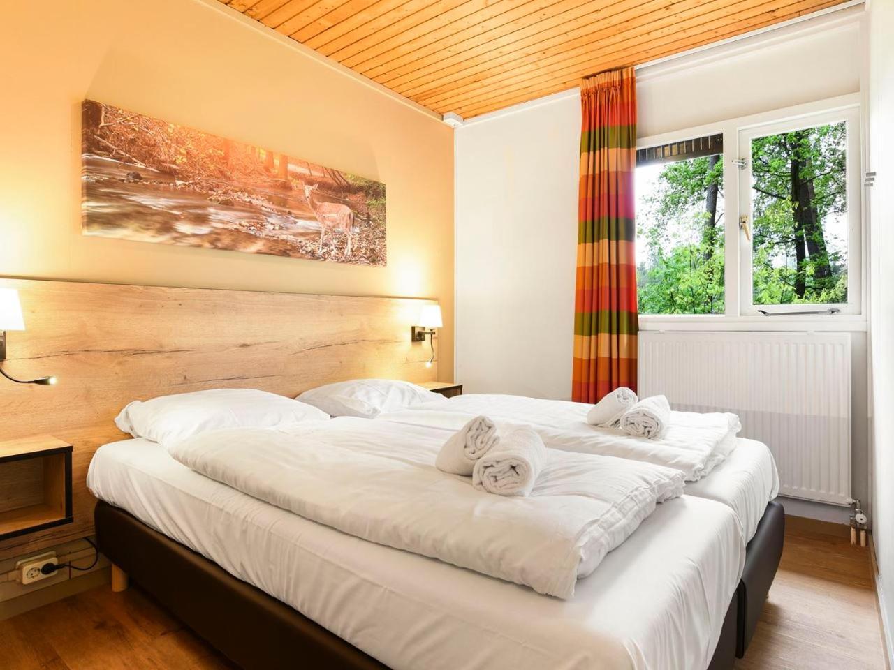 Comfort 6-Person Dog Bungalow In The Holiday Park Landal Heideheuvel Бикберген Экстерьер фото