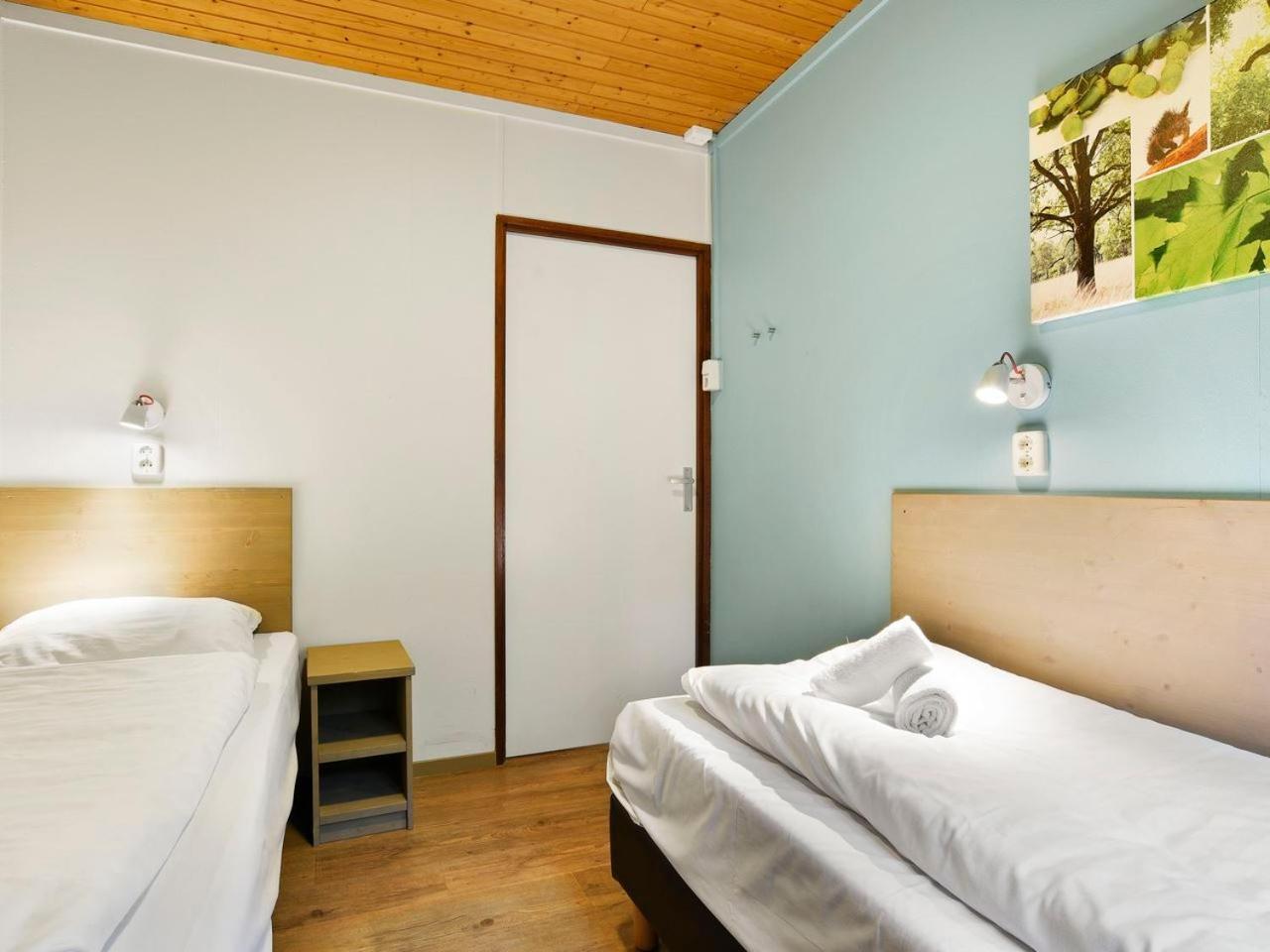 Comfort 6-Person Dog Bungalow In The Holiday Park Landal Heideheuvel Бикберген Экстерьер фото