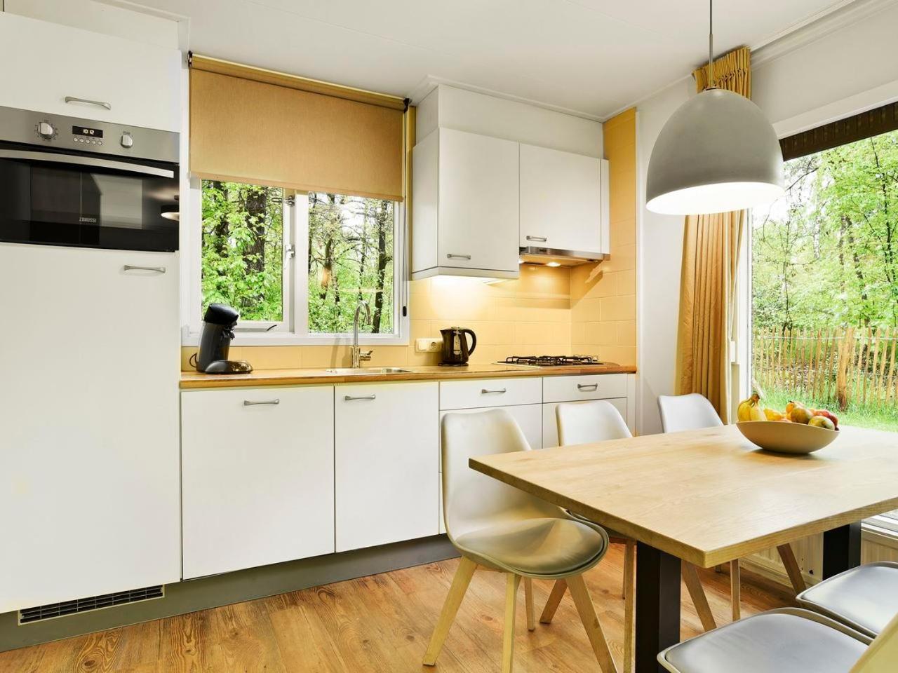 Comfort 6-Person Dog Bungalow In The Holiday Park Landal Heideheuvel Бикберген Экстерьер фото