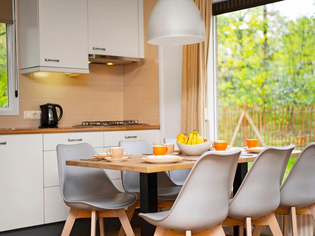 Comfort 6-Person Dog Bungalow In The Holiday Park Landal Heideheuvel Бикберген Экстерьер фото
