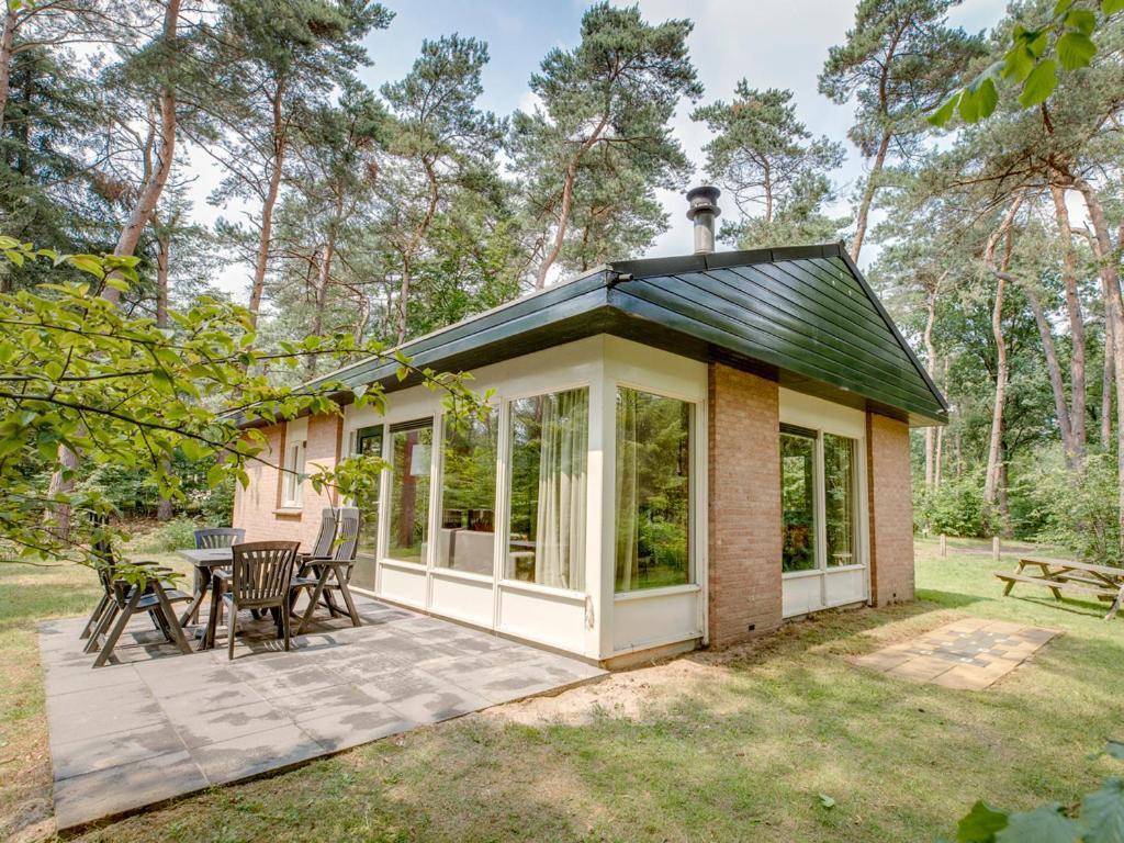 Comfort 6-Person Dog Bungalow In The Holiday Park Landal Heideheuvel Бикберген Номер фото
